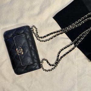 Chanel Caviar Quilted Pocket Twins Clutch With Chain in Black | Brand New